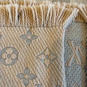 Authentic LV scarf 🧣